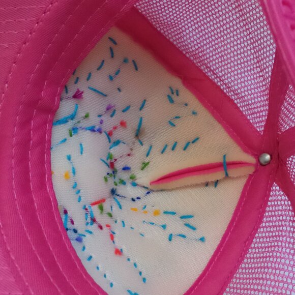 Embroidered peacock hat - Picture 4 of 7